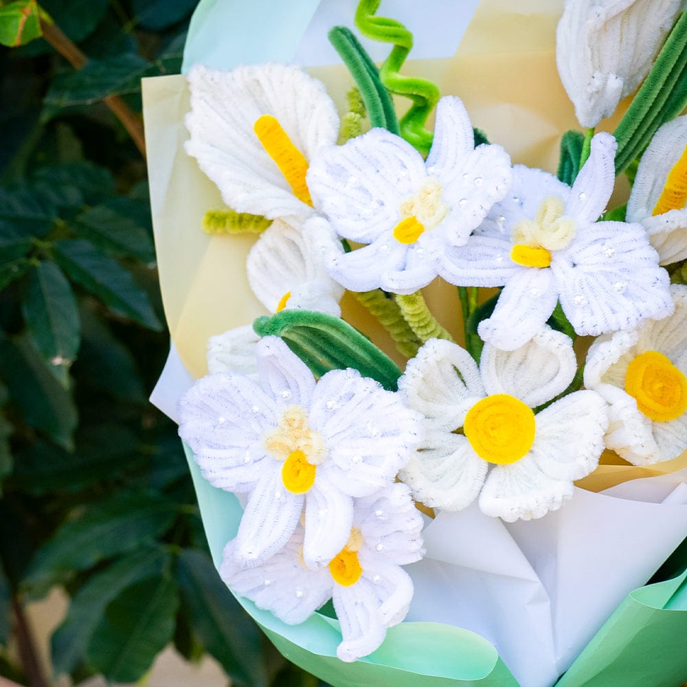 Craft Club Blanc Blooms - Pipe Cleaner Bouquet Kit