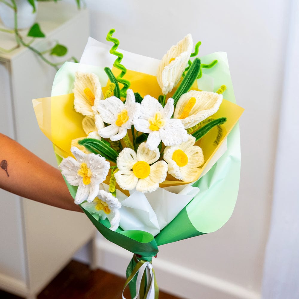 Craft Club Blanc Blooms - Pipe Cleaner Bouquet Kit