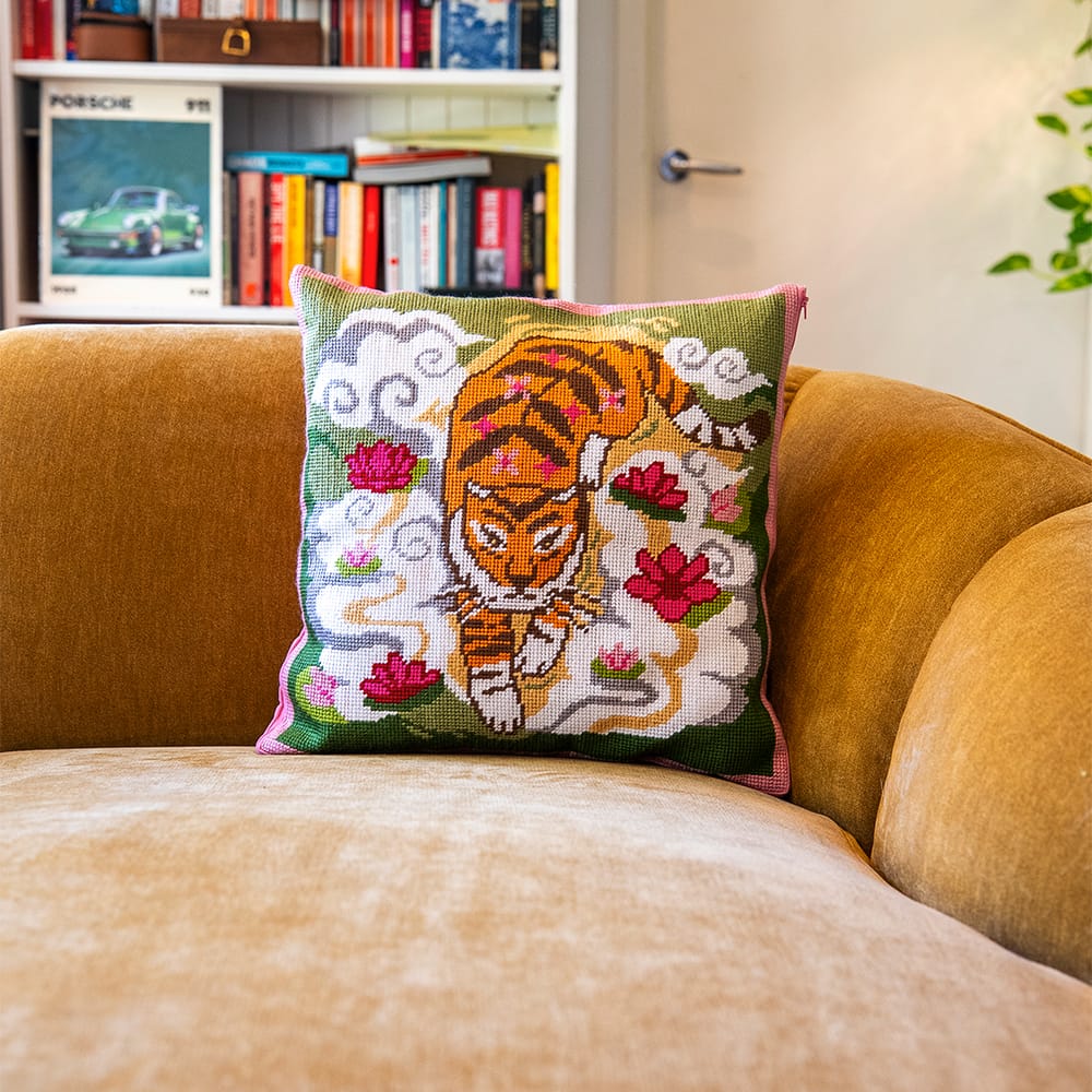 Craft Club GENTLE TIGER - Tapestry Needlepoint Cushion Kit