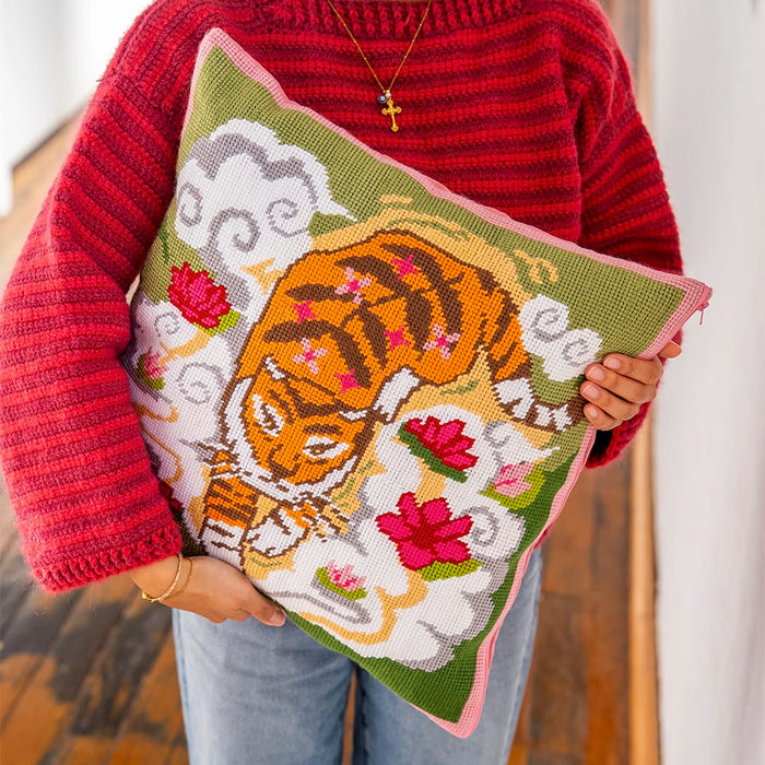 Craft Club GENTLE TIGER - Tapestry Needlepoint Cushion Kit