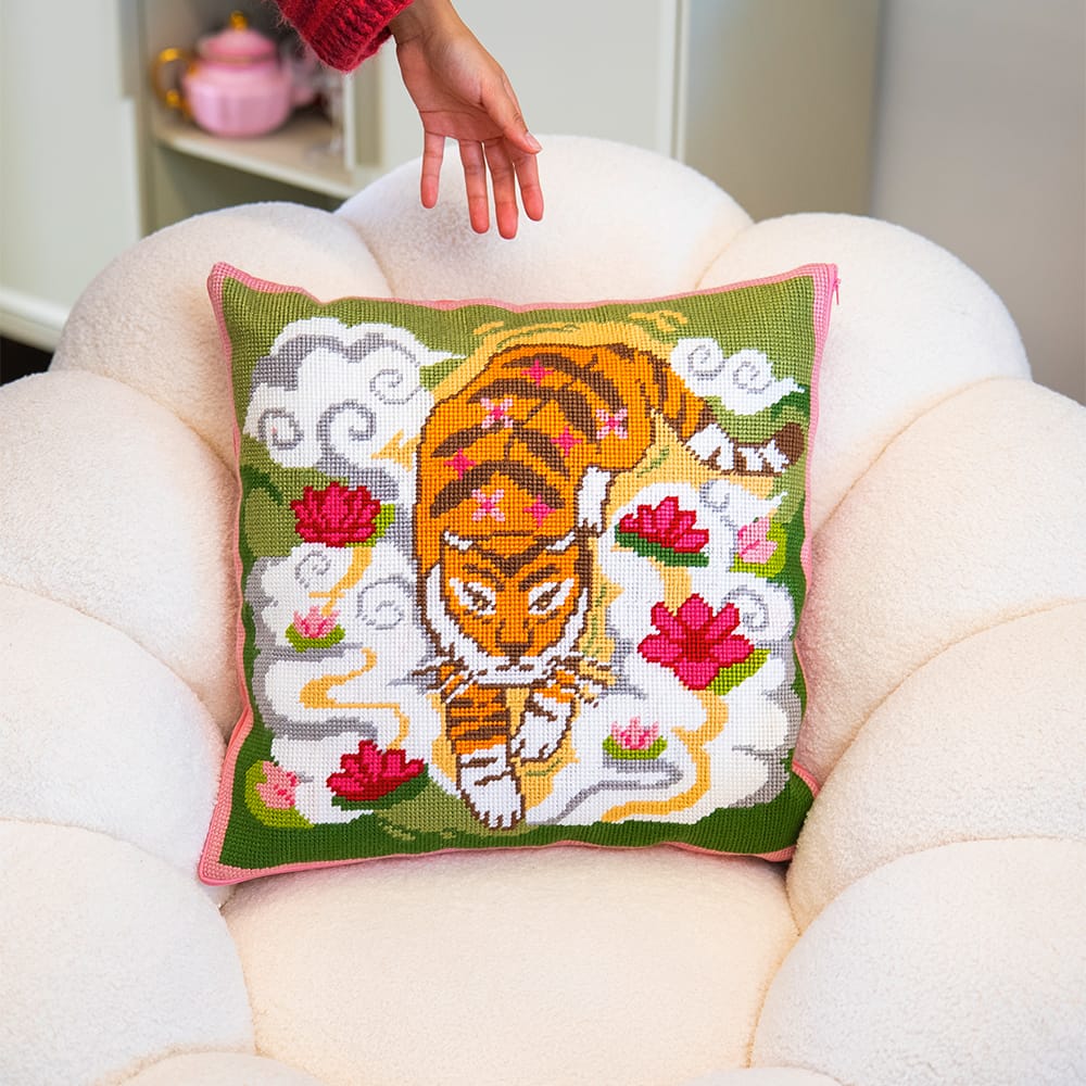 Craft Club GENTLE TIGER - Tapestry Needlepoint Cushion Kit